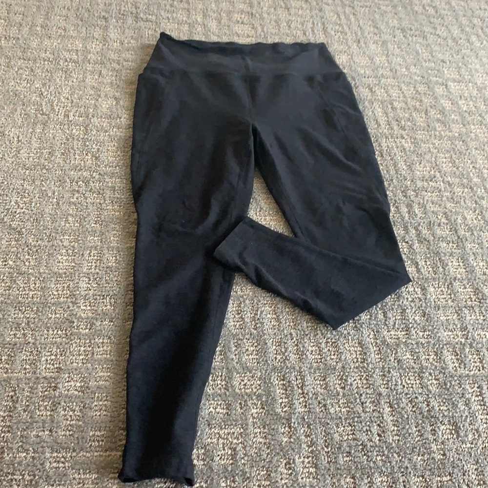 LIKE NEW! Beyond Yoga black leggings